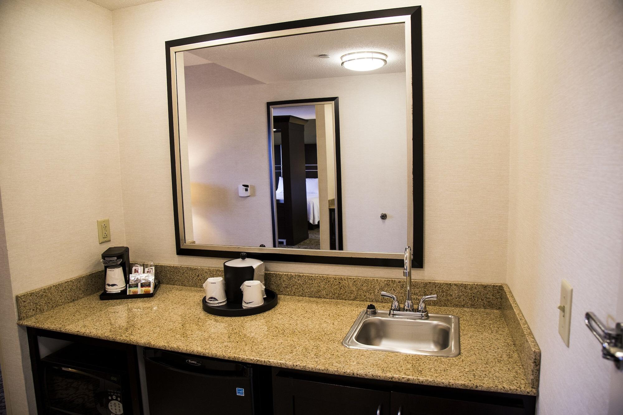 Hampton Inn & Suites Sharon West Middlesex Esterno foto