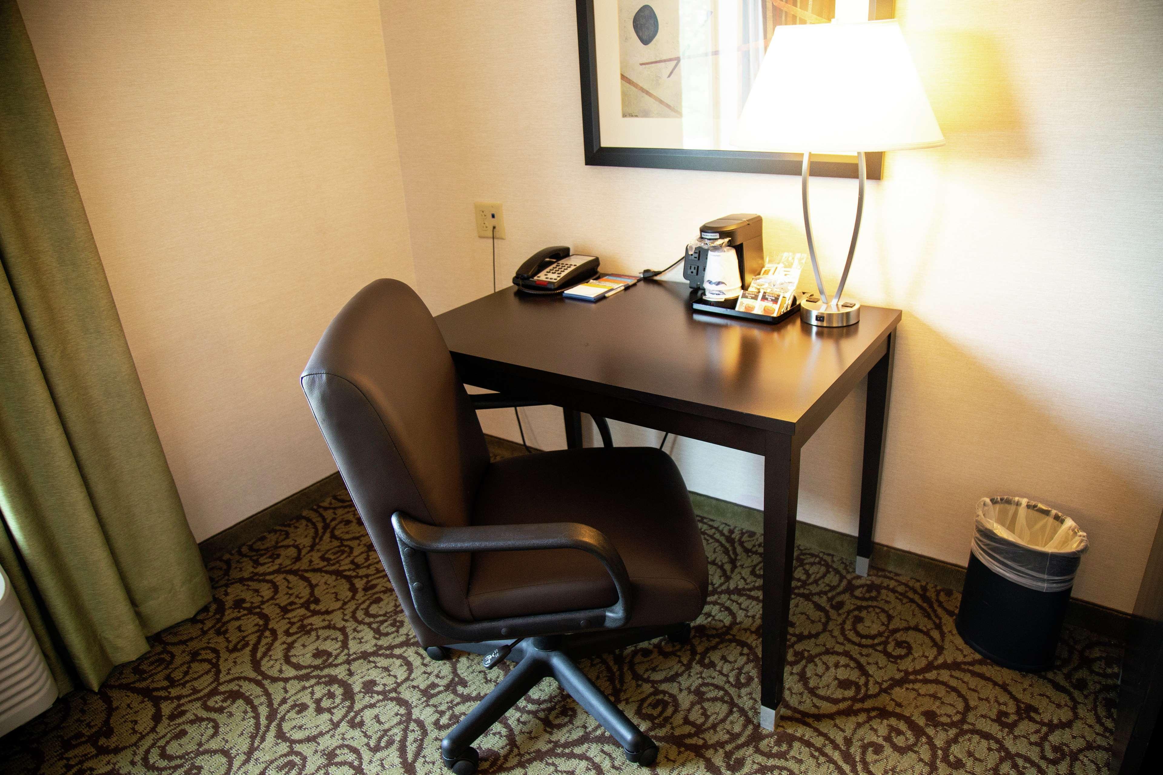 Hampton Inn & Suites Sharon West Middlesex Esterno foto