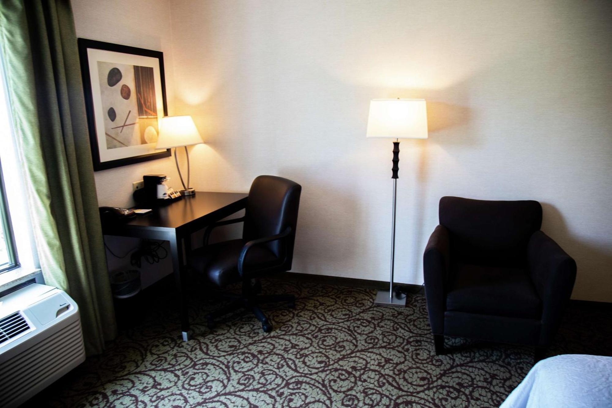 Hampton Inn & Suites Sharon West Middlesex Esterno foto